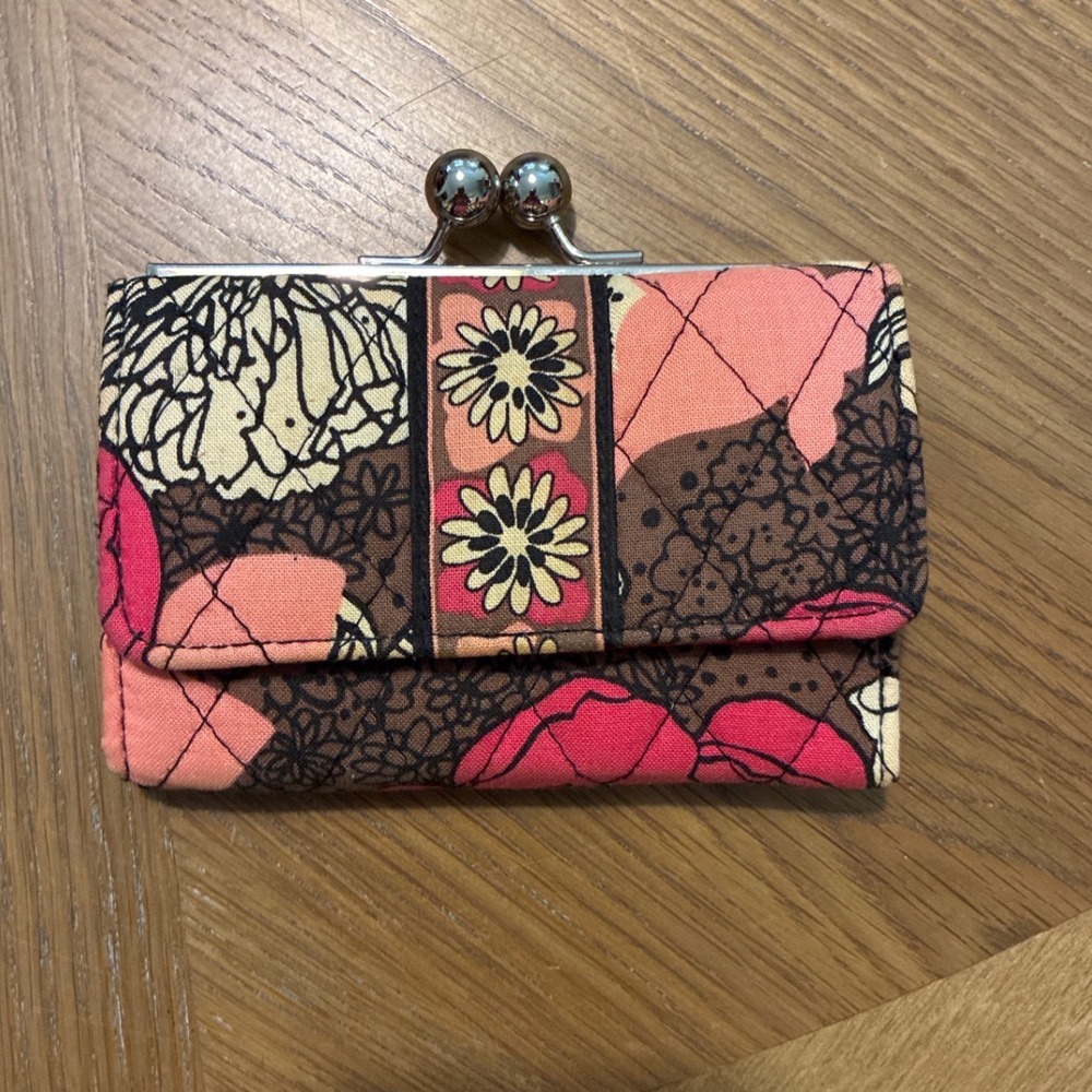 Vera Bradley "One for the Money"โ wallet in the retired Mocha Rouge pattern